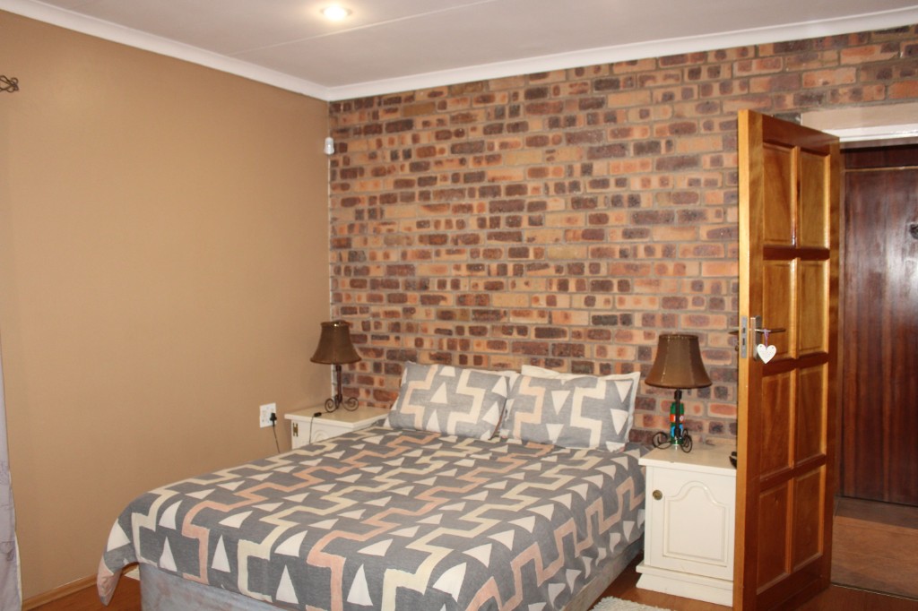 Elegant Bedroom